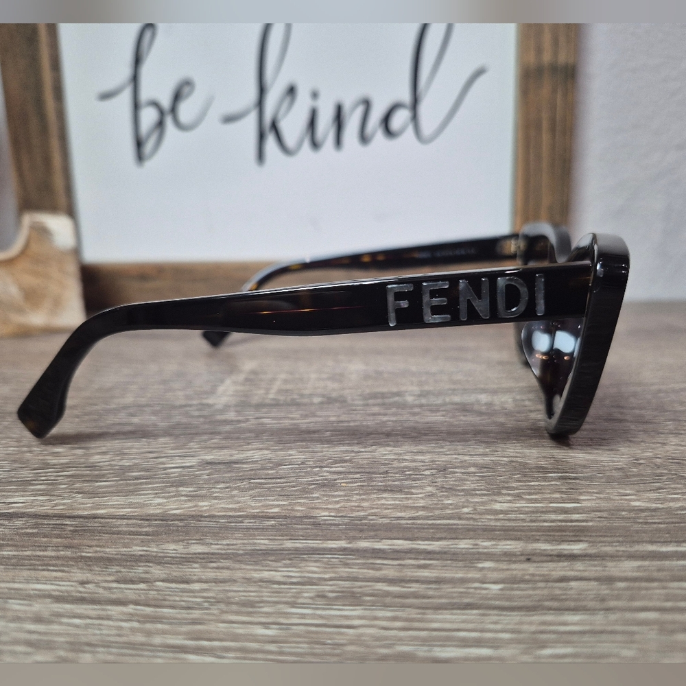 FENDI Sunglasses FE40087U, 55-16 140, Cat Eye, Authentic - Picture 6 of 9